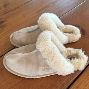 COPY - UGG Slippers